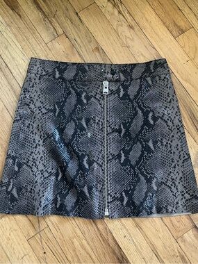 AllSaints Lena Leather Mini Skirt. Snake print. Size 0.